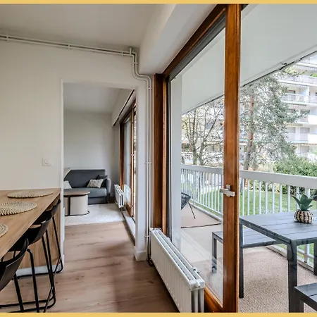 Le 32 I I Apartment *